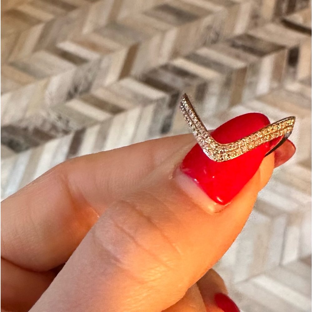 14K Pave Diamond V Ring - Picture 4 of 7
